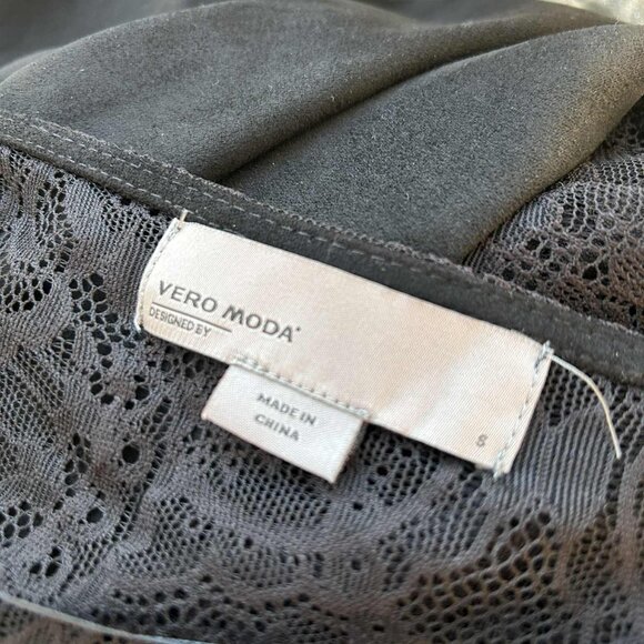 Vero Moda Black Eyelash Lace Back Raw Edges Suede-Touch Waterfall Jacket – EU S - Picture 11 of 11